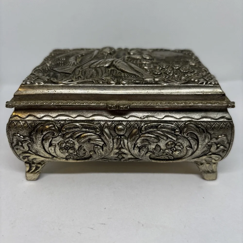 Vintage Metal Red Felt Lined Trinket/Jewelry Box